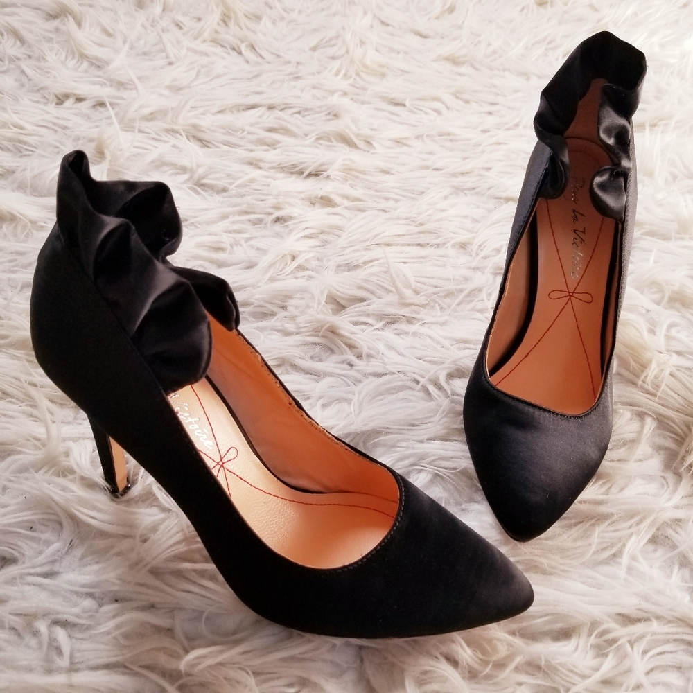 Pour La Victoire Baylie Satin Pumps